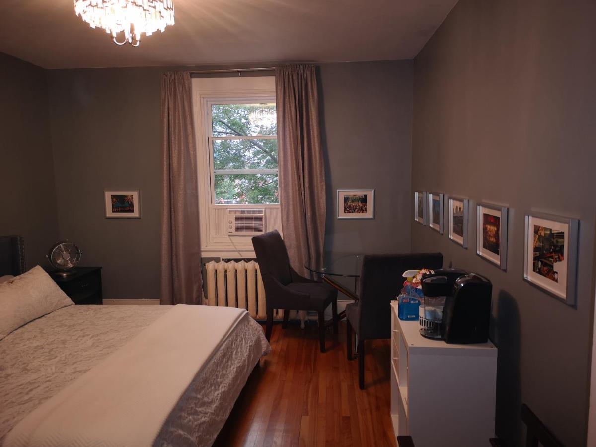 Room With King Bed In Shared 3 Bedroom Downtown Montréal Exterior foto